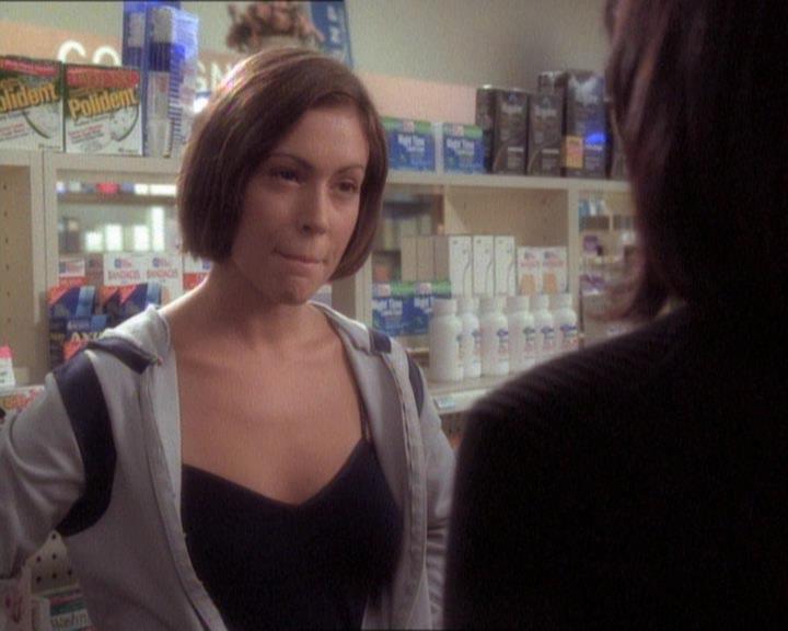 Charmed-Online_dot_net-1x01SomethingWiccaThisWayComes1797.jpg