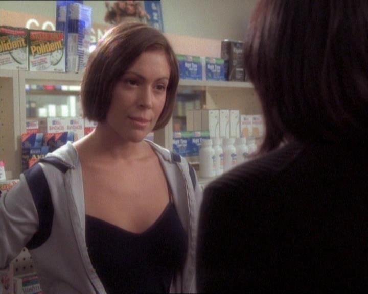 Charmed-Online_dot_net-1x01SomethingWiccaThisWayComes1799.jpg Charmed-Online_dot_net-1x01SomethingWiccaThisWayComes1799.jpg