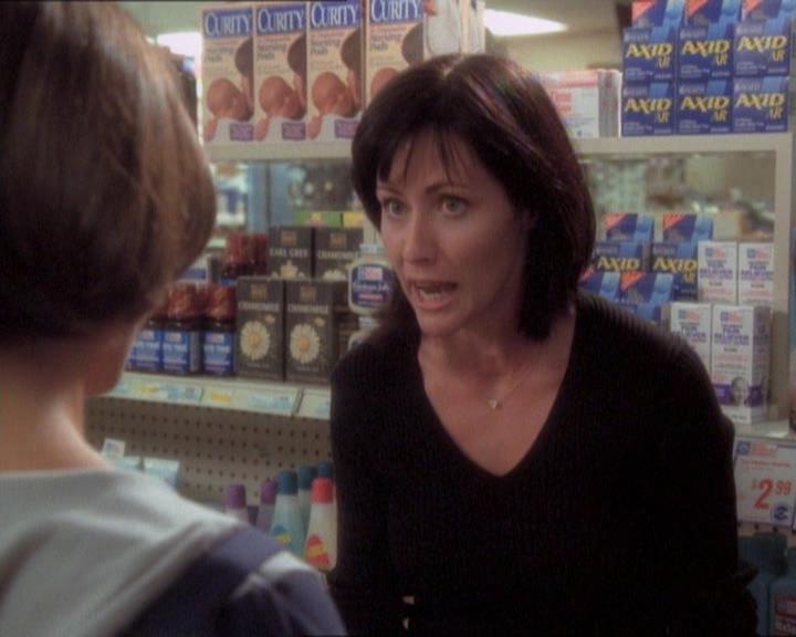 Charmed-Online_dot_net-1x01SomethingWiccaThisWayComes1804.jpg Charmed-Online_dot_net-1x01SomethingWiccaThisWayComes1804.jpg