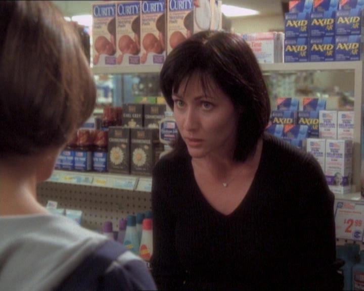 Charmed-Online_dot_net-1x01SomethingWiccaThisWayComes1806.jpg Charmed-Online_dot_net-1x01SomethingWiccaThisWayComes1806.jpg