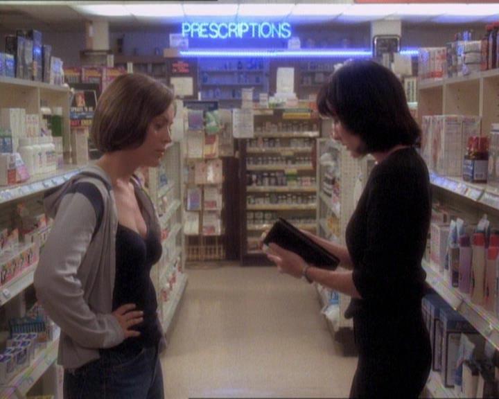 Charmed-Online_dot_net-1x01SomethingWiccaThisWayComes1811.jpg Charmed-Online_dot_net-1x01SomethingWiccaThisWayComes1811.jpg