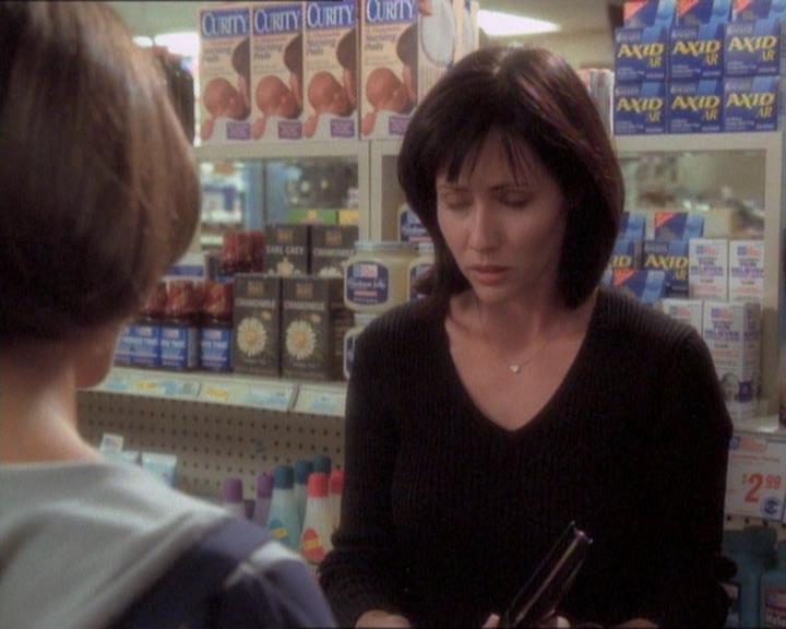 Charmed-Online_dot_net-1x01SomethingWiccaThisWayComes1813.jpg Charmed-Online_dot_net-1x01SomethingWiccaThisWayComes1813.jpg