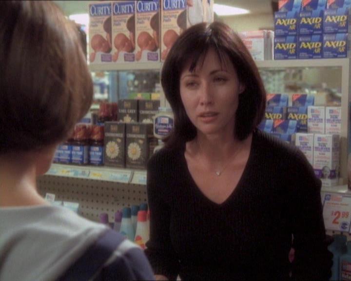 Charmed-Online_dot_net-1x01SomethingWiccaThisWayComes1819.jpg Charmed-Online_dot_net-1x01SomethingWiccaThisWayComes1819.jpg