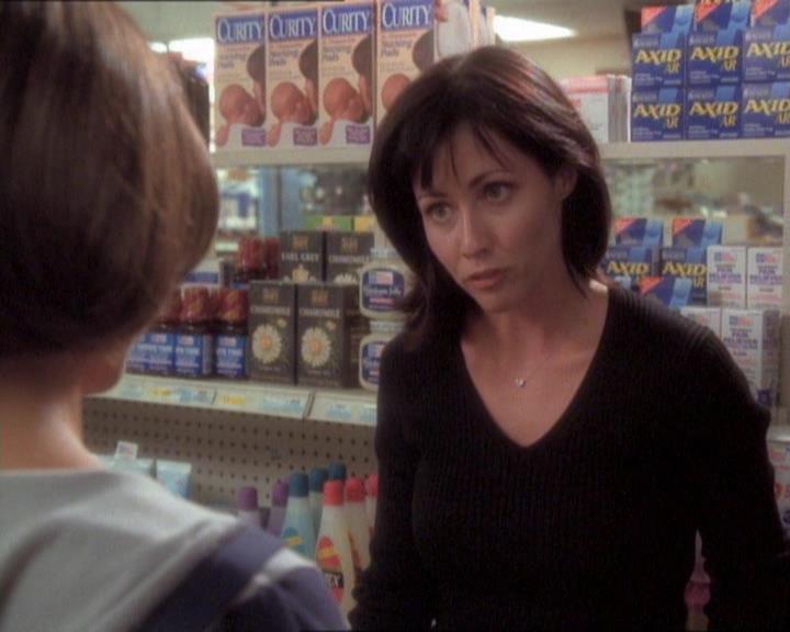 Charmed-Online_dot_net-1x01SomethingWiccaThisWayComes1837.jpg