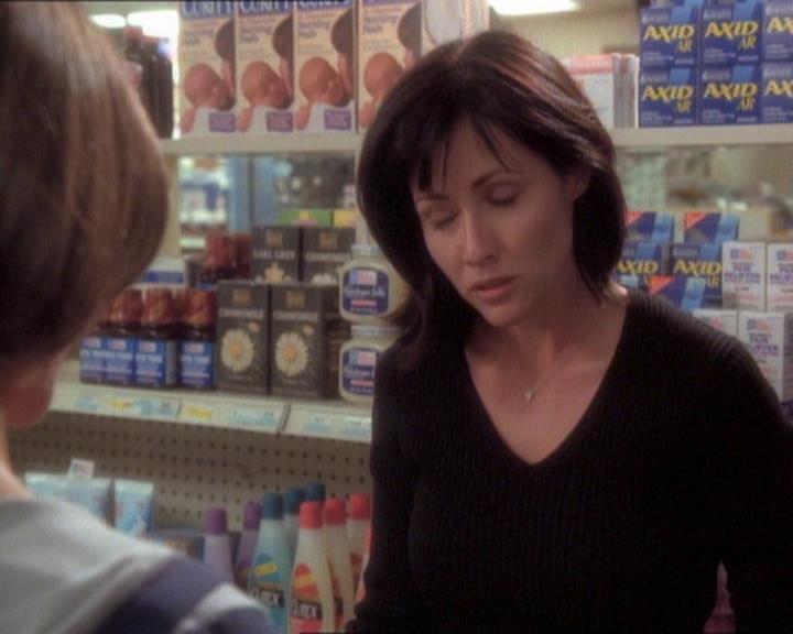 Charmed-Online_dot_net-1x01SomethingWiccaThisWayComes1841.jpg