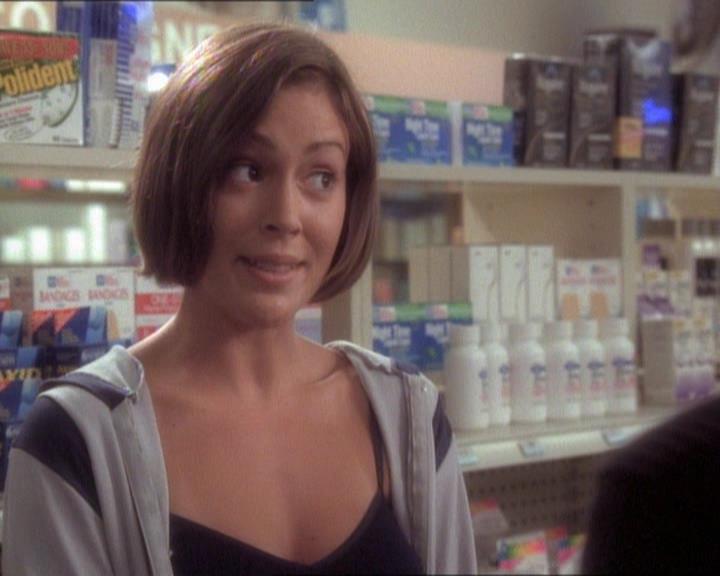 Charmed-Online_dot_net-1x01SomethingWiccaThisWayComes1846.jpg