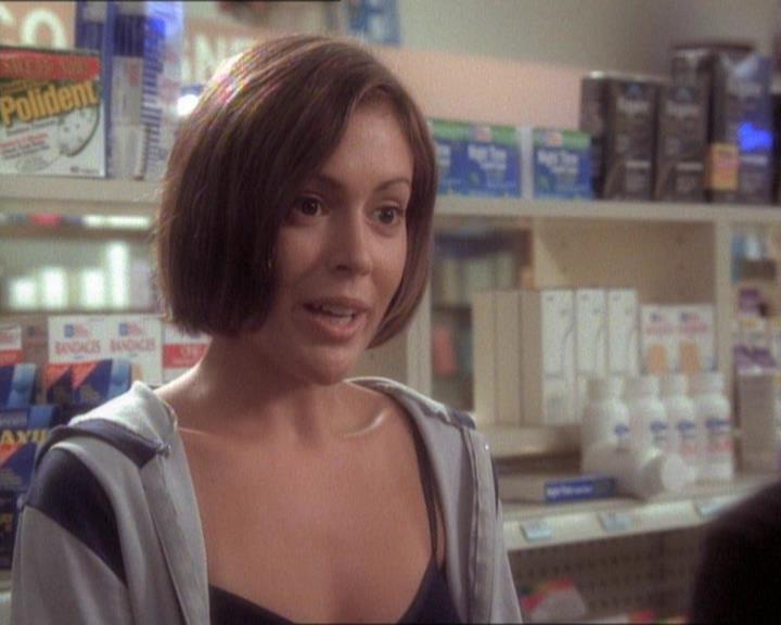 Charmed-Online_dot_net-1x01SomethingWiccaThisWayComes1856.jpg Charmed-Online_dot_net-1x01SomethingWiccaThisWayComes1856.jpg