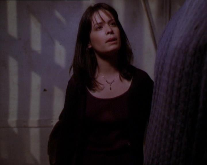 Charmed-Online_dot_net-1x01SomethingWiccaThisWayComes1894.jpg