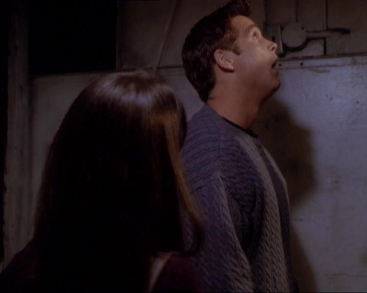 Charmed-Online_dot_net-1x01SomethingWiccaThisWayComes1895.jpg