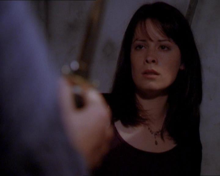 Charmed-Online_dot_net-1x01SomethingWiccaThisWayComes1918.jpg Charmed-Online_dot_net-1x01SomethingWiccaThisWayComes1918.jpg