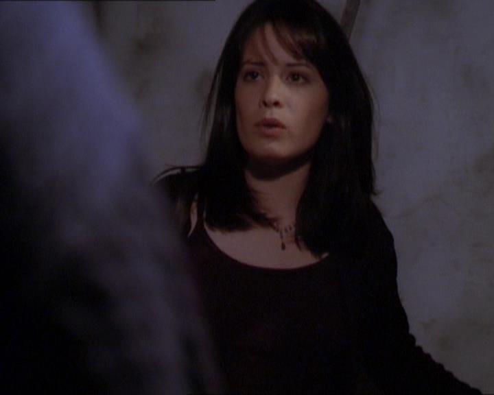 Charmed-Online_dot_net-1x01SomethingWiccaThisWayComes1922.jpg Charmed-Online_dot_net-1x01SomethingWiccaThisWayComes1922.jpg