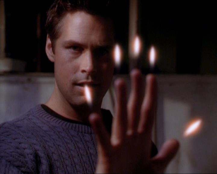 Charmed-Online_dot_net-1x01SomethingWiccaThisWayComes1928.jpg Charmed-Online_dot_net-1x01SomethingWiccaThisWayComes1928.jpg