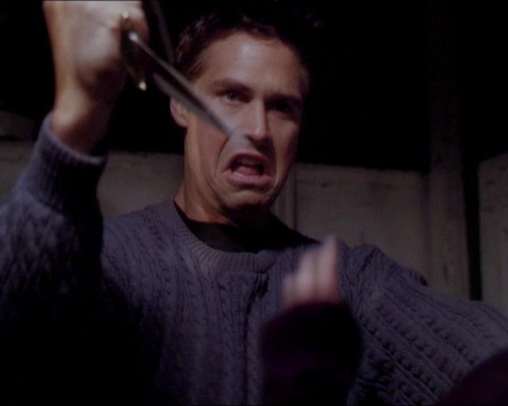 Charmed-Online_dot_net-1x01SomethingWiccaThisWayComes1936.jpg Charmed-Online_dot_net-1x01SomethingWiccaThisWayComes1936.jpg