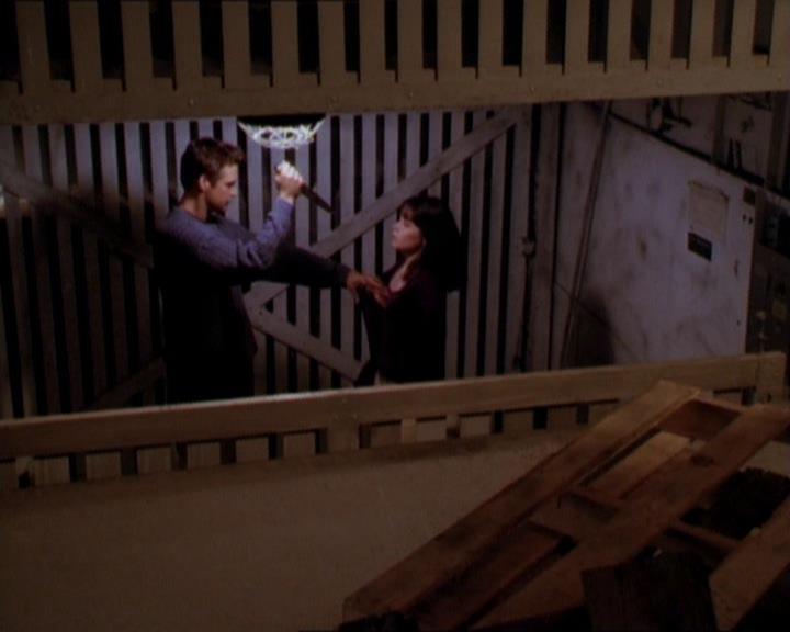 Charmed-Online_dot_net-1x01SomethingWiccaThisWayComes1941.jpg Charmed-Online_dot_net-1x01SomethingWiccaThisWayComes1941.jpg