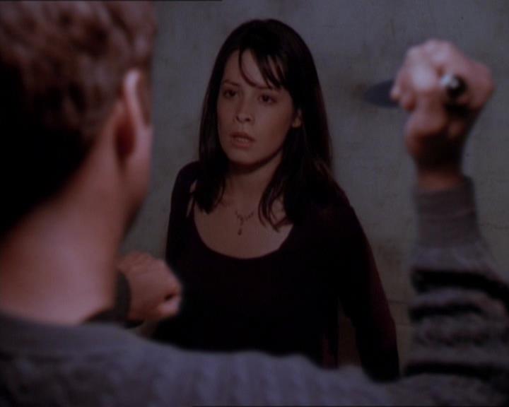 Charmed-Online_dot_net-1x01SomethingWiccaThisWayComes1944.jpg Charmed-Online_dot_net-1x01SomethingWiccaThisWayComes1944.jpg