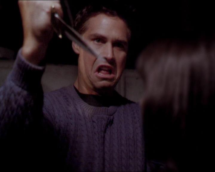 Charmed-Online_dot_net-1x01SomethingWiccaThisWayComes1945.jpg Charmed-Online_dot_net-1x01SomethingWiccaThisWayComes1945.jpg