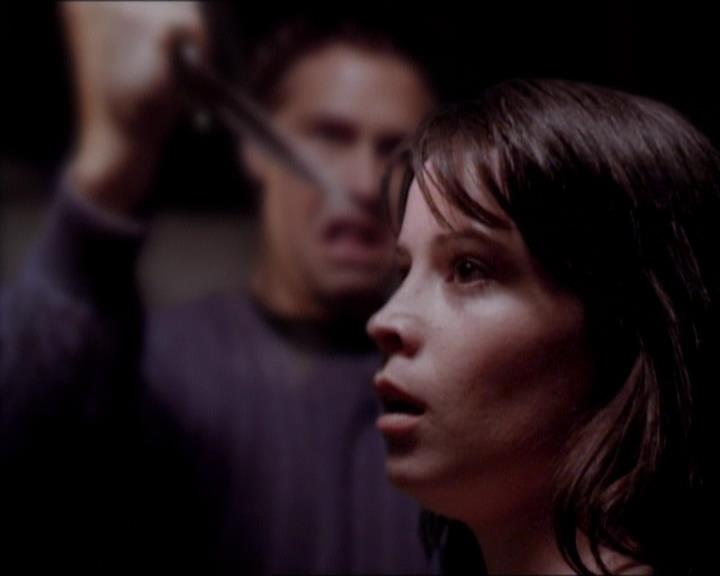 Charmed-Online_dot_net-1x01SomethingWiccaThisWayComes1946.jpg Charmed-Online_dot_net-1x01SomethingWiccaThisWayComes1946.jpg