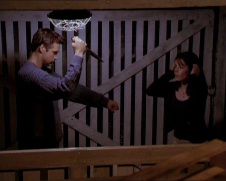 Charmed-Online_dot_net-1x01SomethingWiccaThisWayComes1951.jpg Charmed-Online_dot_net-1x01SomethingWiccaThisWayComes1951.jpg