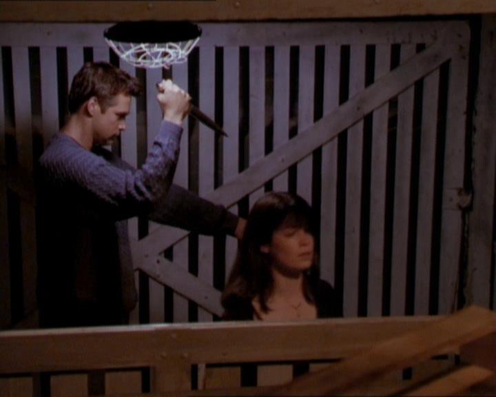 Charmed-Online_dot_net-1x01SomethingWiccaThisWayComes1954.jpg Charmed-Online_dot_net-1x01SomethingWiccaThisWayComes1954.jpg