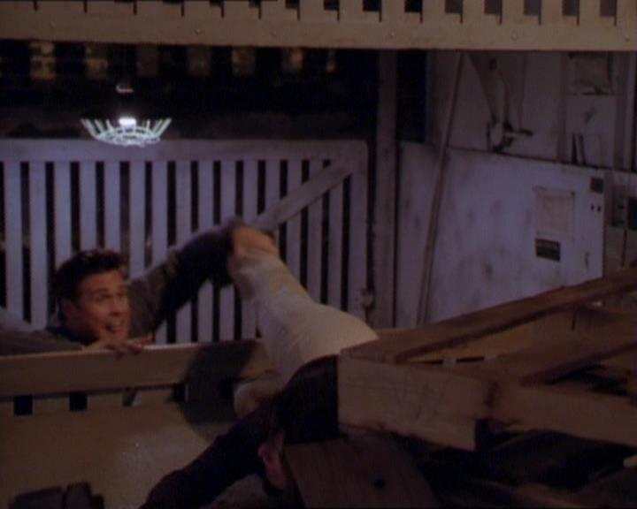 Charmed-Online_dot_net-1x01SomethingWiccaThisWayComes1958.jpg Charmed-Online_dot_net-1x01SomethingWiccaThisWayComes1958.jpg