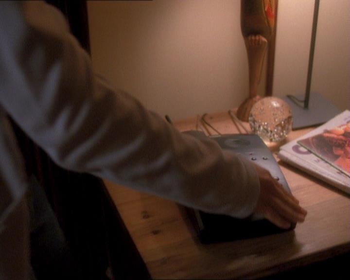 Charmed-Online_dot_net-1x01SomethingWiccaThisWayComes1973.jpg Charmed-Online_dot_net-1x01SomethingWiccaThisWayComes1973.jpg