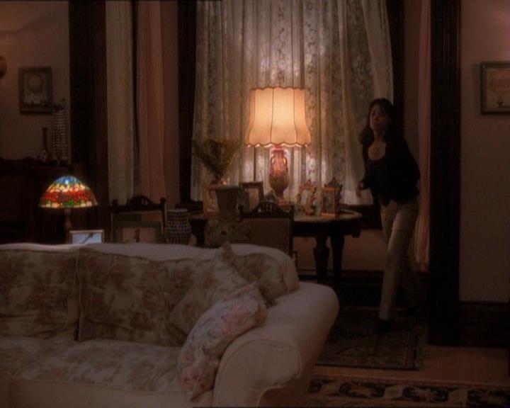Charmed-Online_dot_net-1x01SomethingWiccaThisWayComes2025.jpg Charmed-Online_dot_net-1x01SomethingWiccaThisWayComes2025.jpg