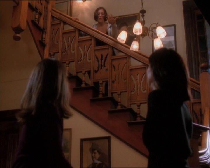 Charmed-Online_dot_net-1x01SomethingWiccaThisWayComes2036.jpg Charmed-Online_dot_net-1x01SomethingWiccaThisWayComes2036.jpg