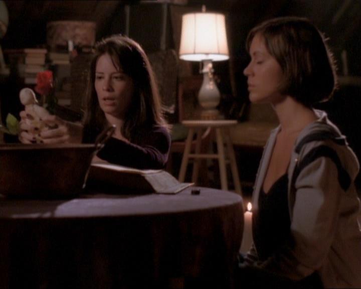 Charmed-Online_dot_net-1x01SomethingWiccaThisWayComes2063.jpg Charmed-Online_dot_net-1x01SomethingWiccaThisWayComes2063.jpg