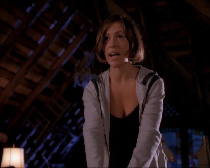 Charmed-Online_dot_net-1x01SomethingWiccaThisWayComes2109.jpg Charmed-Online_dot_net-1x01SomethingWiccaThisWayComes2109.jpg
