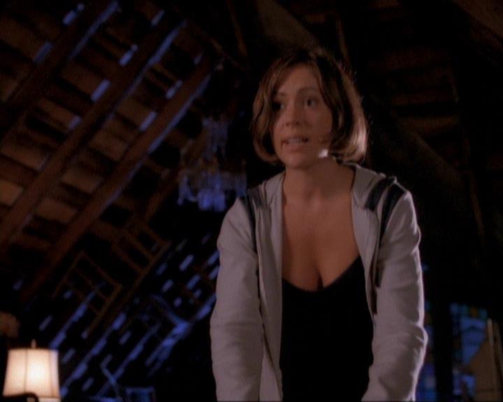Charmed-Online_dot_net-1x01SomethingWiccaThisWayComes2112.jpg Charmed-Online_dot_net-1x01SomethingWiccaThisWayComes2112.jpg