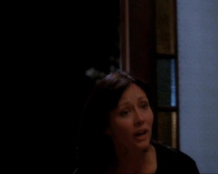 Charmed-Online_dot_net-1x01SomethingWiccaThisWayComes2121.jpg