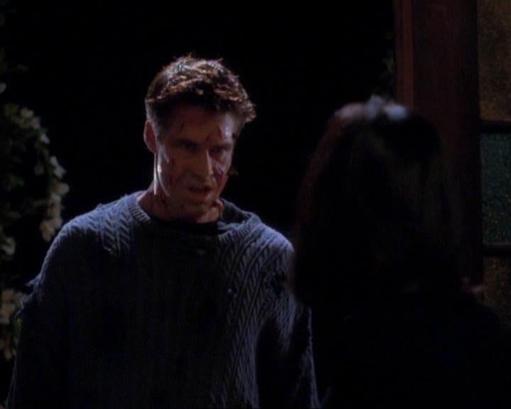 Charmed-Online_dot_net-1x01SomethingWiccaThisWayComes2123.jpg Charmed-Online_dot_net-1x01SomethingWiccaThisWayComes2123.jpg