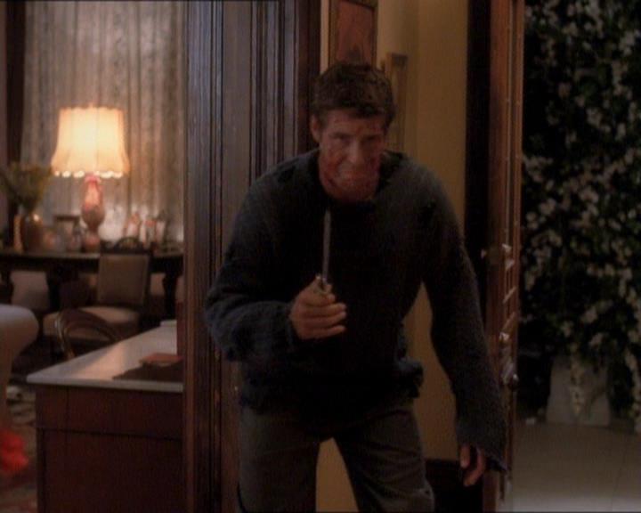 Charmed-Online_dot_net-1x01SomethingWiccaThisWayComes2133.jpg Charmed-Online_dot_net-1x01SomethingWiccaThisWayComes2133.jpg