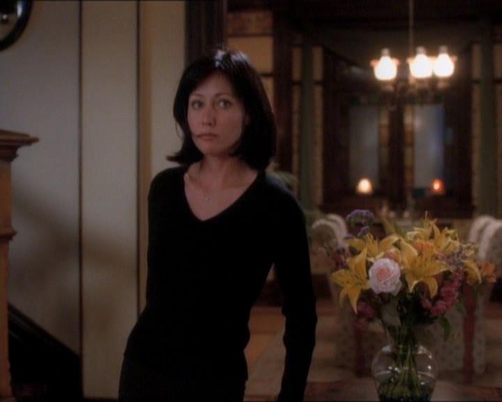 Charmed-Online_dot_net-1x01SomethingWiccaThisWayComes2134.jpg