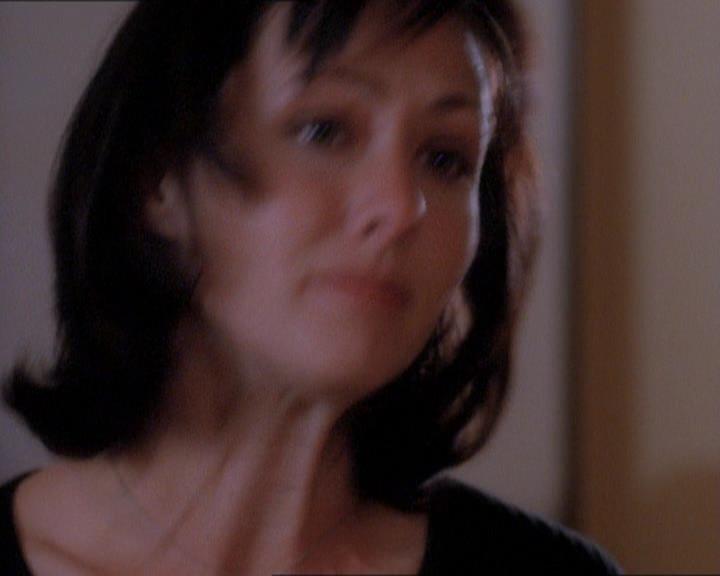 Charmed-Online_dot_net-1x01SomethingWiccaThisWayComes2137.jpg Charmed-Online_dot_net-1x01SomethingWiccaThisWayComes2137.jpg
