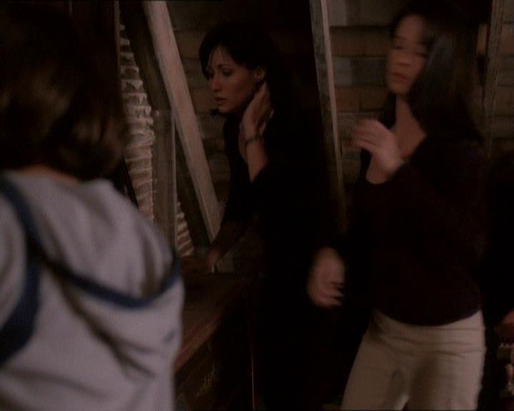 Charmed-Online_dot_net-1x01SomethingWiccaThisWayComes2148.jpg Charmed-Online_dot_net-1x01SomethingWiccaThisWayComes2148.jpg