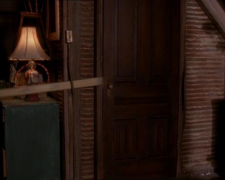 Charmed-Online_dot_net-1x01SomethingWiccaThisWayComes2170.jpg