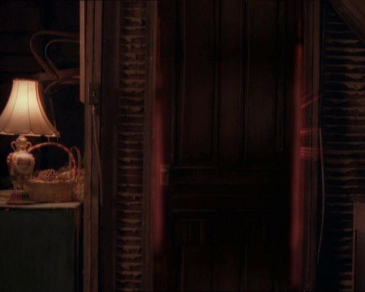 Charmed-Online_dot_net-1x01SomethingWiccaThisWayComes2174.jpg