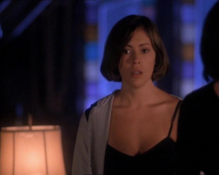 Charmed-Online_dot_net-1x01SomethingWiccaThisWayComes2181.jpg Charmed-Online_dot_net-1x01SomethingWiccaThisWayComes2181.jpg