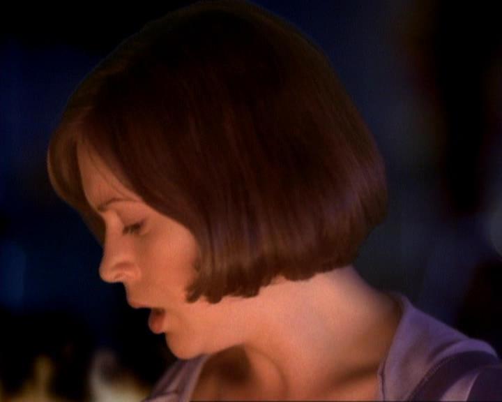 Charmed-Online_dot_net-1x01SomethingWiccaThisWayComes2187.jpg