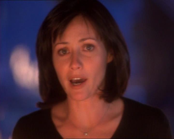 Charmed-Online_dot_net-1x01SomethingWiccaThisWayComes2197.jpg Charmed-Online_dot_net-1x01SomethingWiccaThisWayComes2197.jpg
