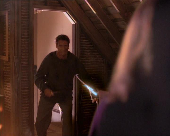 Charmed-Online_dot_net-1x01SomethingWiccaThisWayComes2199.jpg Charmed-Online_dot_net-1x01SomethingWiccaThisWayComes2199.jpg