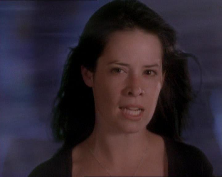 Charmed-Online_dot_net-1x01SomethingWiccaThisWayComes2211.jpg Charmed-Online_dot_net-1x01SomethingWiccaThisWayComes2211.jpg