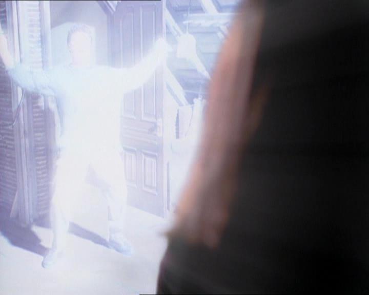 Charmed-Online_dot_net-1x01SomethingWiccaThisWayComes2218.jpg Charmed-Online_dot_net-1x01SomethingWiccaThisWayComes2218.jpg