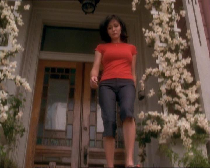 Charmed-Online_dot_net-1x01SomethingWiccaThisWayComes2238.jpg Charmed-Online_dot_net-1x01SomethingWiccaThisWayComes2238.jpg