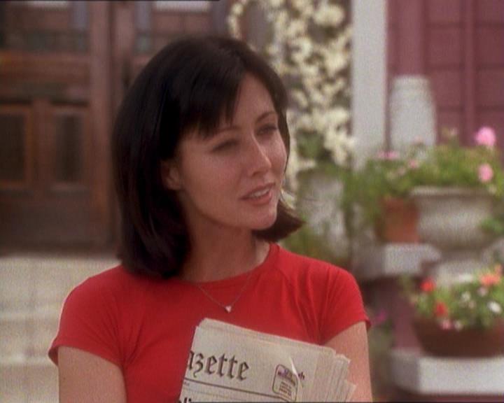 Charmed-Online_dot_net-1x01SomethingWiccaThisWayComes2264.jpg