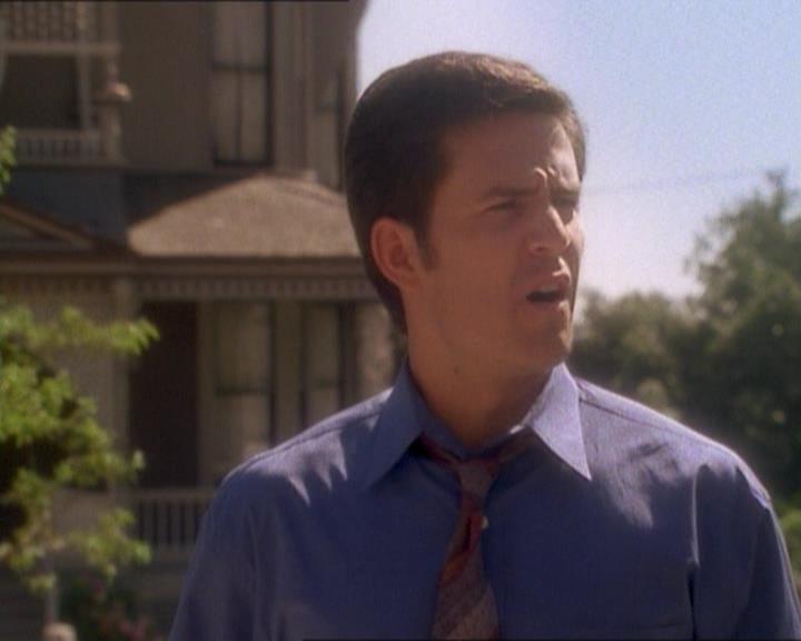 Charmed-Online_dot_net-1x01SomethingWiccaThisWayComes2265.jpg