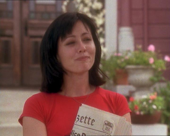 Charmed-Online_dot_net-1x01SomethingWiccaThisWayComes2270.jpg Charmed-Online_dot_net-1x01SomethingWiccaThisWayComes2270.jpg