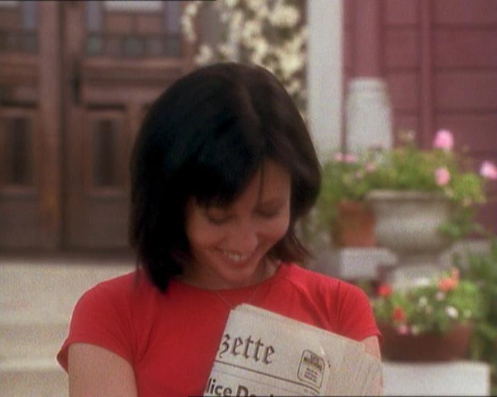 Charmed-Online_dot_net-1x01SomethingWiccaThisWayComes2274.jpg Charmed-Online_dot_net-1x01SomethingWiccaThisWayComes2274.jpg