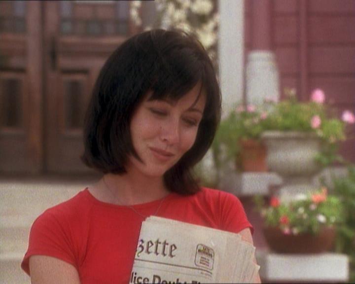 Charmed-Online_dot_net-1x01SomethingWiccaThisWayComes2291.jpg Charmed-Online_dot_net-1x01SomethingWiccaThisWayComes2291.jpg